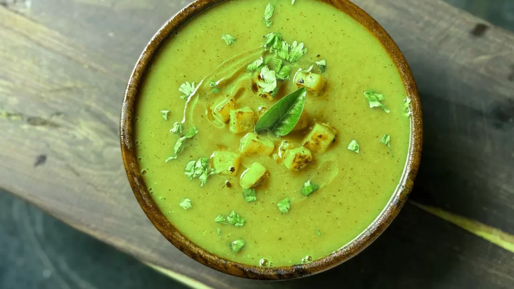 Sopa aveludada de couve e batata
